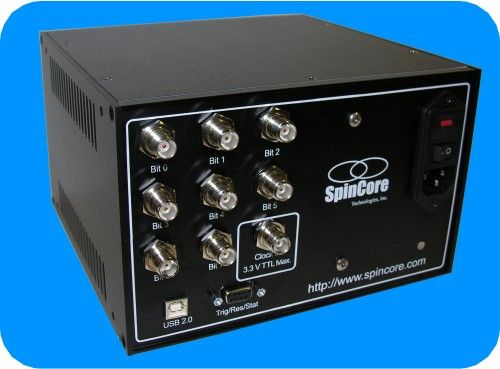 很低的電磁干繞，低噪聲，外時鐘：50MHz,8路可編程數(shù)字輸出，每通道12mA電流輸出，