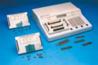 單機操作或PC介面控制，具有“單鍵測試”功能。對運算放大器及電壓比較器提供穩(wěn)定度、輸出位準栘偏移及頻率響應(yīng)之快速功能檢測