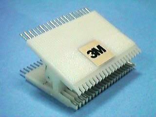 DIP測試夾（腳中心間距2.54mm)

管腳數(shù)：8pins、  14pins、  16pins、   20pins、  24pins、   28pins、  40pins

使用范圍：與在線電路維修測試儀配套使用，適合使用示波器、邏輯分析儀、三用表等其它
         各種儀器在線檢測DIP器件。

生產廠家：美國