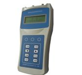 KS-330是根據(jù)目前光纜廣泛應(yīng)用，電纜最后一公里的實(shí)際情況而設(shè)計(jì)的人手一機(jī)的手持式,低價位,靈巧實(shí)用型測試儀器